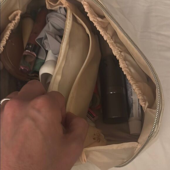 Elegant Cream Checkered Women's travel toiletry Bag - Picture 4 of 6